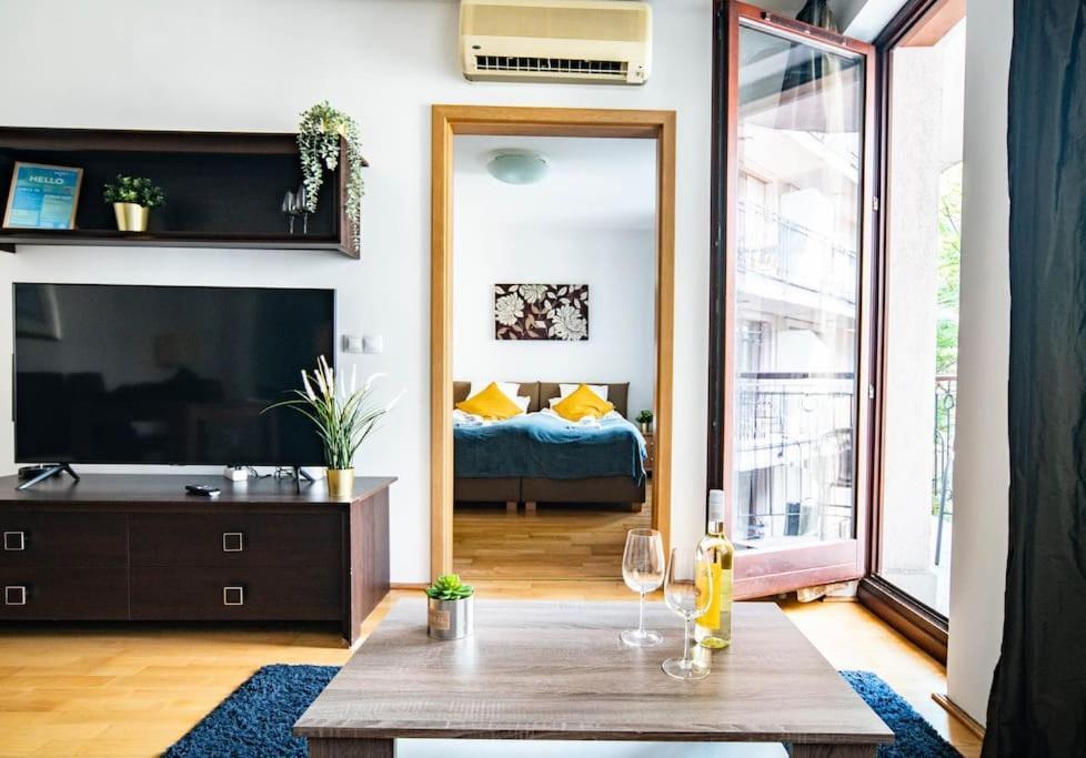 Free Parking! Soho Budapest 304, 4 Ppl, Ac, Fast Wifi, Smart Tv Budapeste Exterior foto