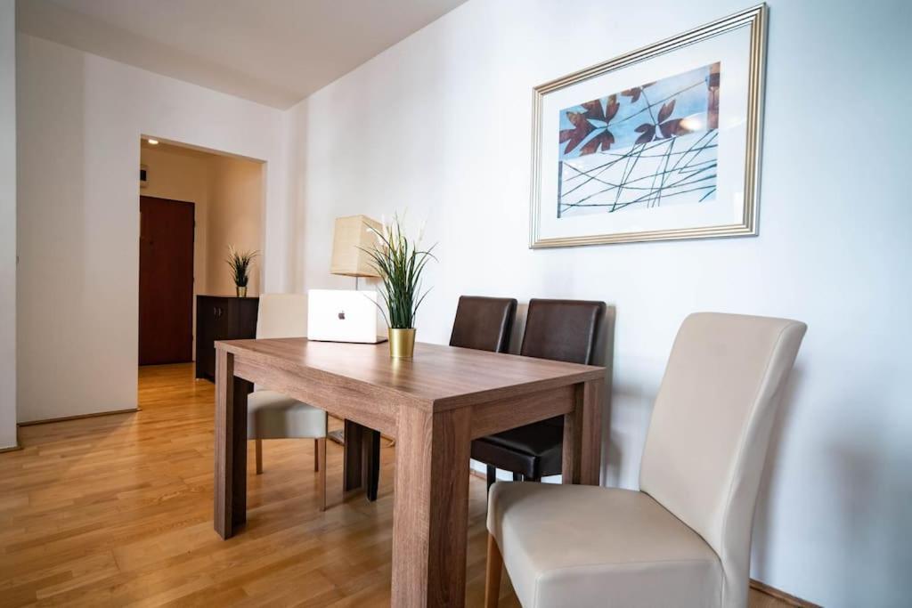 Free Parking! Soho Budapest 304, 4 Ppl, Ac, Fast Wifi, Smart Tv Budapeste Exterior foto