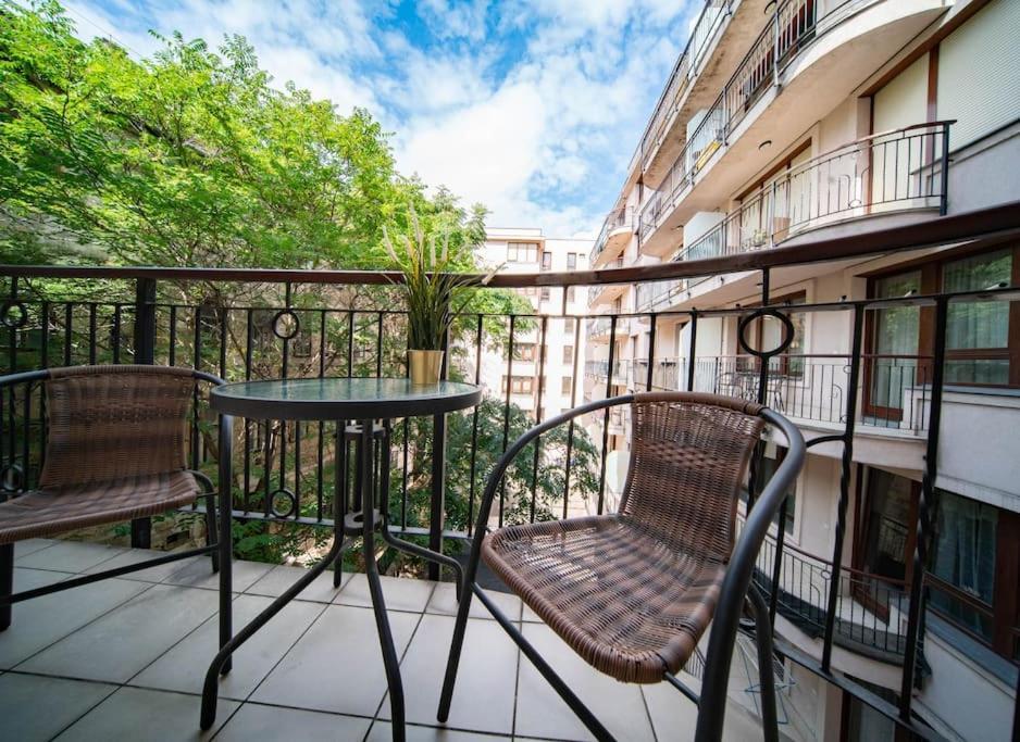 Free Parking! Soho Budapest 304, 4 Ppl, Ac, Fast Wifi, Smart Tv Budapeste Exterior foto